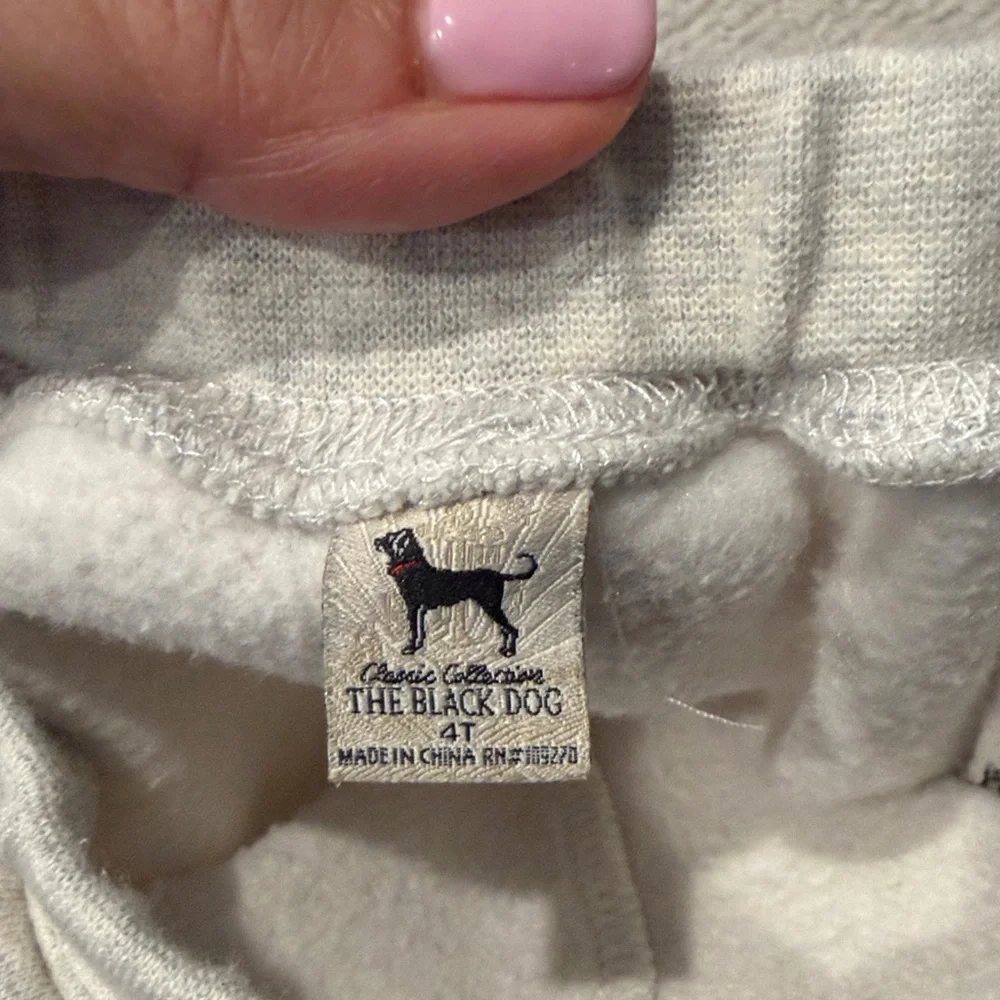 The black dog Martha’s Vineyard sweatshirt and sweatpants - Picture 5 of 8
